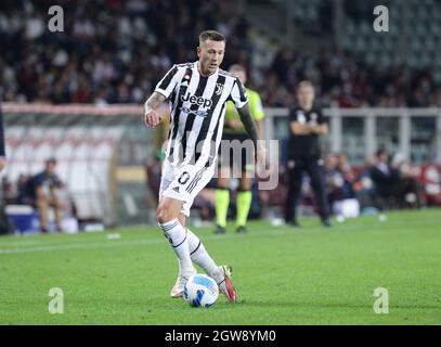 TURIN ITALIE- 2 octobre Stadio Olimpico Grande Torino Federico Bernardeschi en action pendant la série Un match entre le FC Torino et le FC Juventus au Stadio Olimpico le 2 octobre 2021 à Turin, Italie. Credit: Christian Santi/Alay Live News Banque D'Images