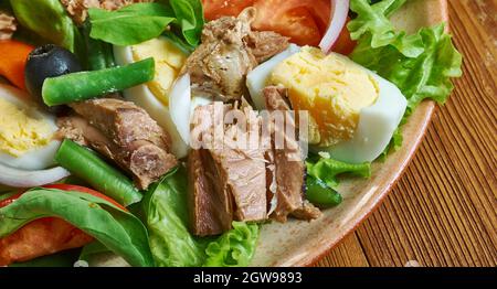 Tonosalata - salade de thon traditionnelle de Grèce Banque D'Images