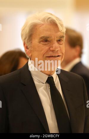 PHOTO DU FICHIER : 3 octobre 2021. L'ancien ministre français et magnat des scandales Bernard Tapie, ancien propriétaire d'Adidas et ancien président de l'Olympique de Marseille, est décédé à 78.photo du dossier datée du 26 mars 2019 - l'homme d'affaires français Bernard Tapie au palais de justice à Paris, en France, le 26 mars 2019. - - photo par ABACAPRESS.COM crédit: Abaca Press/Alamy Live News Banque D'Images