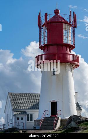 LINDESNES, NORVÈGE- SEPTEMBRE 08. Phare à Lindesnes, le point le plus au sud du continent norvégien. Banque D'Images