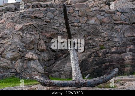LINDESNES, NORVÈGE- SEPTEMBRE 08.ancienne ancre en fer noir au phare de Lindesnes. Banque D'Images