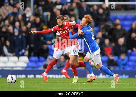 NOTTINGHAM, ROYAUME-UNI. OCTOBRE 2 Ryan Woods de Birmingham City s'oppose à Philip Zinkernagel de Nottingham Forest lors du match de championnat Sky Bet entre Birmingham City et Nottingham Forest à St Andrews, Birmingham le samedi 2 octobre 2021. (Credit: Jon Hobley | MI News) Credit: MI News & Sport /Alay Live News Banque D'Images