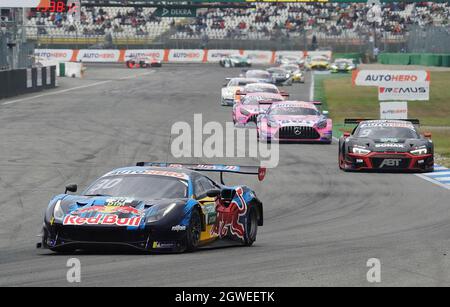 03.10.2021, Hockenheimring, Hockenheim, DTM 2021, Hockenheimring, 01.10. - 03.10.2021, sur la photo, départ de la course : Liam Lawson (NZL # 30), Red Bull AF course, Mike Rockenfeller (DEU # 9), Team Abt Sportsline, Maximilian Gotz (GER # 4), Mercedes-AMG Team HRT, Daniel Juncadella (ESP # 8), Mercedes AMG Team GruppeM, Sophia Florsch # 99, DEU Racing (DEU) Team ABT Sportsline, Lucas di Grassi (BRA # 37), Audi R8 LMS GT3, Timo Glolock (DEU # 16), Rowe Racing Banque D'Images