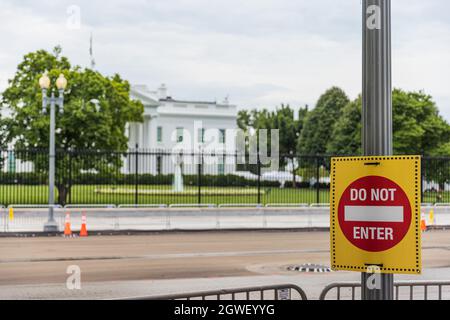 WASHINGTON DC, États-Unis - 14 AOÛT 2021 : panneau avec l'inscription « ne PAS ENTRER » à la Maison Blanche à Washington DC. Banque D'Images