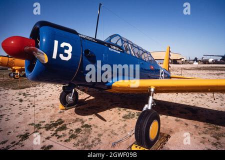 Un entraîneur pilote Vultee BT-13A Valiant WW II restauré exposé lors d'un salon de l'aviation à Holloman AFB. Banque D'Images