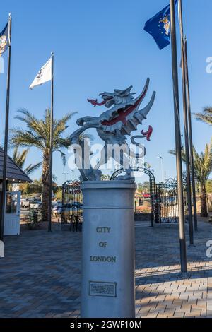 Une statue de dragon représentant la ville de Londres près du London Bridge à Lake Havasu City, Arizona. Banque D'Images