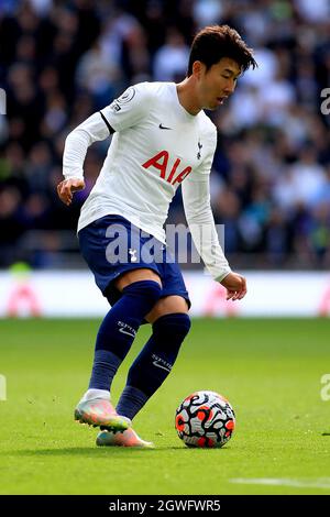 Londres, Royaume-Uni. 03ème octobre 2021. Son Heung-min de Tottenham Hotspur en action pendant le jeu. Premier League Match, Tottenham Hotspur v Aston Villa au Tottenham Hotspur Stadium de Londres le dimanche 3 octobre 2021. Cette image ne peut être utilisée qu'à des fins éditoriales. Utilisation éditoriale uniquement, licence requise pour une utilisation commerciale. Aucune utilisation dans les Paris, les jeux ou les publications d'un seul club/ligue/joueur. photo par Steffan Bowen/Andrew Orchard sports photographie/Alay Live news crédit: Andrew Orchard sports photographie/Alay Live News Banque D'Images