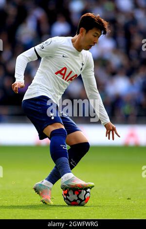 Londres, Royaume-Uni. 03ème octobre 2021. Son Heung-min de Tottenham Hotspur en action pendant le jeu. Premier League Match, Tottenham Hotspur v Aston Villa au Tottenham Hotspur Stadium de Londres le dimanche 3 octobre 2021. Cette image ne peut être utilisée qu'à des fins éditoriales. Utilisation éditoriale uniquement, licence requise pour une utilisation commerciale. Aucune utilisation dans les Paris, les jeux ou les publications d'un seul club/ligue/joueur. photo par Steffan Bowen/Andrew Orchard sports photographie/Alay Live news crédit: Andrew Orchard sports photographie/Alay Live News Banque D'Images