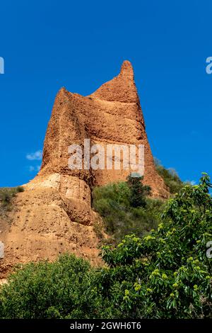 Pic de roche spectaculaire à Las Medulas site historique de l'exploitation aurifère de l'époque romaine près de la ville de Ponferrada dans la province de Leon, Castille et le Banque D'Images