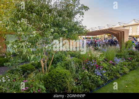 La médaille d'argent récompensée par le Florence Nightingale Show Garden au RHS Chelsea Flower Show, Royal Hospital Chelsea, Londres SW3 en septembre 2021 Banque D'Images