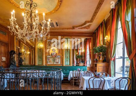 Brasserie historique le Grillon au cours Mirabeau, Aix-en-Provence, France Banque D'Images