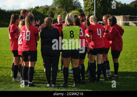 Strood, Royaume-Uni. 03ème octobre 2021. Gillingham se rencontre pendant le match de première catégorie de la FA Womens National League Southern Premier entre Gillingham et Portsmouth au Rochester United Sports Ground à Strood, en Angleterre. Crédit: SPP Sport presse photo. /Alamy Live News Banque D'Images