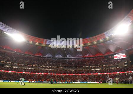 Vue générale pendant le championnat d'Espagne la Liga football match entre l'Atlético de Madrid et le FC Barcelone le 2 octobre 2021 au stade Wanda Metropolitano à Madrid, Espagne - photo: Oscar Barroso/DPPI/LiveMedia Banque D'Images