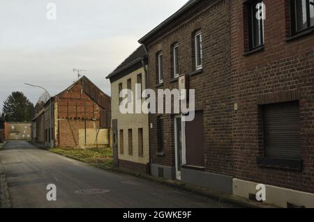 IMMERRATH, ALLEMAGNE - 06 janvier 2018: Maisons anciennes et bâtiments d'Immerath, Allemagne Banque D'Images