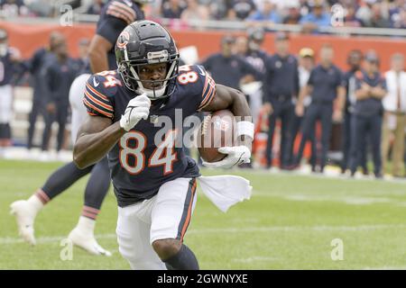 Chicago, États-Unis. 03ème octobre 2021. Le grand receveur Marquise Goodwin de Chicago Bears (84) dirige le ballon contre les Detroit Lions pendant la première moitié au Soldier Field à Chicago le dimanche 3 octobre 2021. Les ours ont gagné 24-14. Photo par Mark Black/UPI crédit: UPI/Alay Live News Banque D'Images