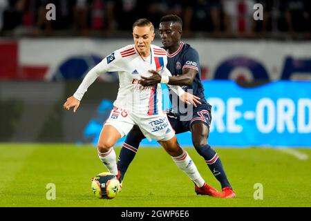 LYON, FRANCE - SEPTEMBRE 19 : Maxence Caqueret de l'Olympique Lyonnais lors du match de la Ligue 1 entre l'Olympique Lyonnais et Paris Saint-Germain au Parc Olympique Lyonnais le 19 septembre 2021 à Lyon (photo de Geert van Erven/Orange Pictures) Banque D'Images