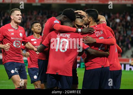 4 octobre 2021, Villeneuve d'Ascq, France : joie de Lille après leur deuxième but lors du championnat français de football Ligue 1 Uber Eats entre Lille OSC et Olympique de Marseille au stade Pierre Mauroy - Lille France.Lille a gagné 2:0 (Credit image: © Pierre Stevenin/ZUMA Press Wire) Banque D'Images