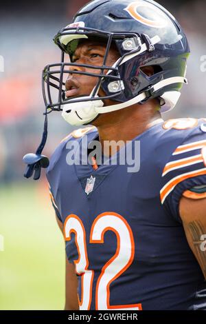 Chicago, Illinois, États-Unis. 03ème octobre 2021. - Ours #32 David Montgomery se réchauffe avant le match de la NFL entre les Detroit Lions et les Chicago Bears au Soldier Field à Chicago, il. Photographe : Mike Wulf. Crédit : csm/Alay Live News Banque D'Images