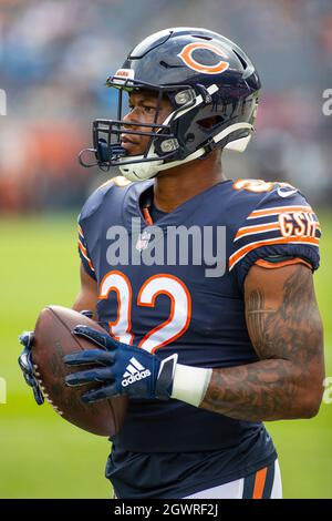 Chicago, Illinois, États-Unis. 03ème octobre 2021. - Ours #32 David Montgomery se réchauffe avant le match de la NFL entre les Detroit Lions et les Chicago Bears au Soldier Field à Chicago, il. Photographe : Mike Wulf. Crédit : csm/Alay Live News Banque D'Images