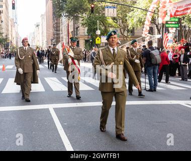 84e défilé annuel de la journée Pulaski à New York - 3 octobre 2021 Banque D'Images