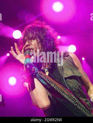 14 SEPTEMBRE : Steven Tyler d'Aerosmith se produit au Lakewood Amphitheater d'Atlanta, en Géorgie, le 14 septembre 2003. CRÉDIT: Chris McKay / MediaPunch Banque D'Images