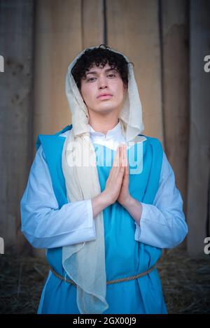 Portrait d'une vierge androgyne mary priant Banque D'Images