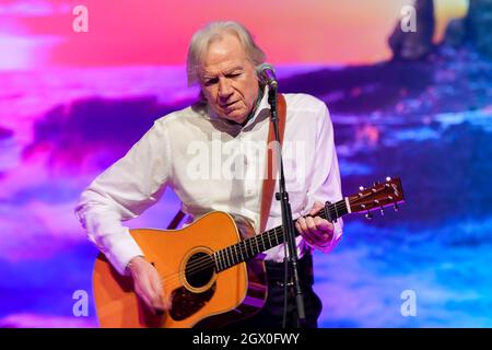 2 octobre 2021, Huntington, New York, États-Unis: Justin Hayward of the Moody Blues se produit en concert au Paramount le 2 octobre 2021 à Huntington, New York. (Image de crédit : © Debby Wong/ZUMA Press Wire) Banque D'Images