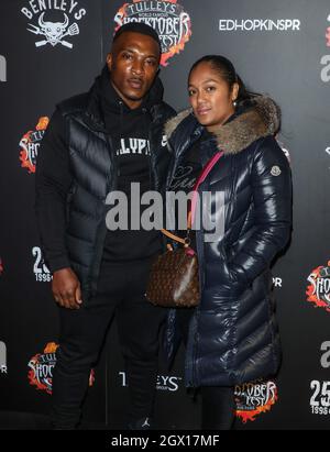 Crawley, Royaume-Uni. 1er octobre 2021. Ashley Walters (L) et Danielle Walters (R) assistent à la soirée d'ouverture de la Shocktoberfest 2021 à Tulley's Farm à Crawley. (Photo de Brett Cove/SOPA Images/Sipa USA) crédit: SIPA USA/Alay Live News Banque D'Images