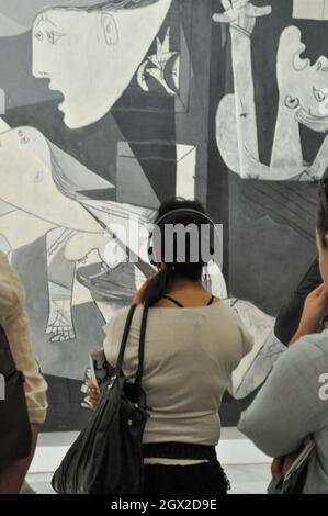 MADRID, ESPAGNE, 11 avril 2011 : Guernica Pablo Picasso au Musée Reina Sophia. Une description précise d'une situation cruelle et dramatique, au sujet de la guerre. Banque D'Images