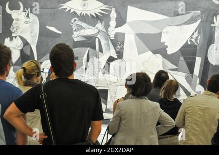 MADRID, ESPAGNE, 11 avril 2011 : Guernica Pablo Picasso au Musée Reina Sophia. Une description précise d'une situation cruelle et dramatique, au sujet de la guerre. Banque D'Images