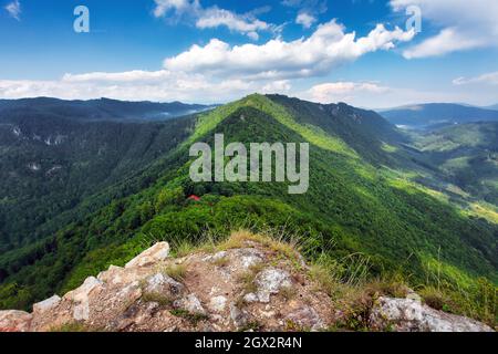 Slovaquie - Muranska planina, paysage de montagne vert Banque D'Images