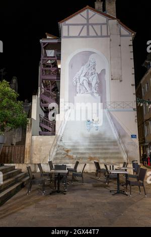 Une fresque nommée Molière et la Housewife à Chalon-sur-Saône, dans l'est de la France. Banque D'Images