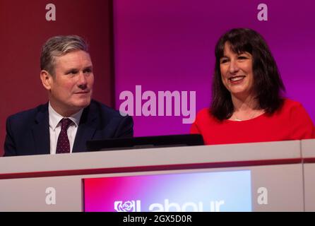 Le chef du travail, Keir Starmer et la chancelière de l'ombre, Rachel Reeves, à la conférence du Parti travailliste à Brighton. Banque D'Images