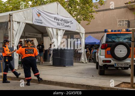 Llucmajor, Espagne; octobre 03 2021: Tente d'entrée à la deuxième édition de la foire Frikijor tenue dans la ville de Llucmajor à Majorque. Texte de la tente W Banque D'Images