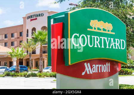 Stuart Florida, hôtel de motel Courtyard by Marriott à l'extérieur de l'entrée du panneau extérieur Banque D'Images