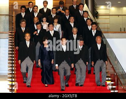 Tokyo, Tokyo, Japon. 4 octobre 2021. Le Premier ministre nouvellement élu Fumio Kishida et ses membres du cabinet marchent pour une séance photo à la résidence officielle du Premier ministre à Tokyo, au Japon. (Image de crédit: © POOL via ZUMA Press Wire) Banque D'Images