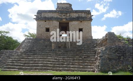 Site archéologique Maya Dzibilchaltun, la maison des sept poupées Banque D'Images