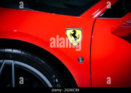 Ferrari F8 Tribto voiture de sport présentée au salon automobile Autosalon 2020. Bruxelles, Belgique - 9 janvier 2020. Banque D'Images