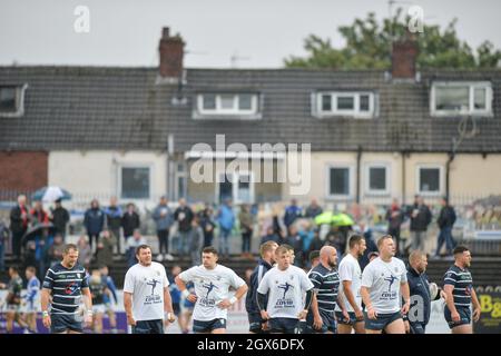 Featherstone, Angleterre - 2 octobre 2021 - vue générale des joueurs de Featherstone Rovers lors de la wam dans le championnat de rugby de Betfred, demi-finale, Featherstone Rovers vs Halifax Panthers au Millennium Stadium, Featherstone, Royaume-Uni Dean Williams Banque D'Images