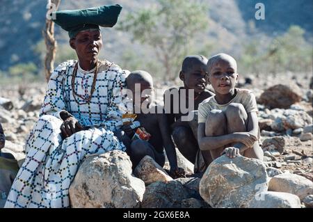 Les Herero ou Ovaherero sont un peuple africain appartenant au groupe ethnique Bantu.Il y en a environ 120,000, la plupart en Namibie. Banque D'Images