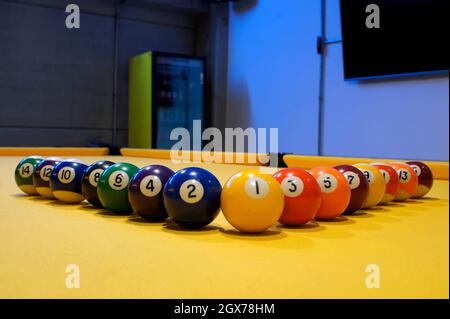 Boules de billard, impaires d'un côté et même de l'autre. Banque D'Images