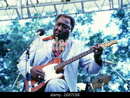 Le Bluesman américain Muddy Waters se présente au festival de jazz de la radio Capital à Knebworth, en Angleterre, en juillet 1981. Banque D'Images