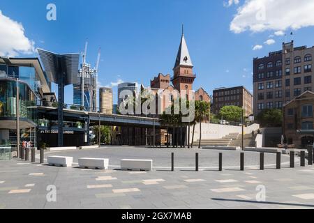 Sydney, Australie. Lundi 4 octobre 2021. Le quartier des affaires du centre de Sydney est encore très calme, car Sydney se prépare à rouvrir une fois que l'objectif de vaccination de 70 % a été atteint d'ici le lundi 11 octobre. Vues générales sur Campbells Cove, The Rocks. Crédit : Paul Lovelace/Alamy Live News Banque D'Images