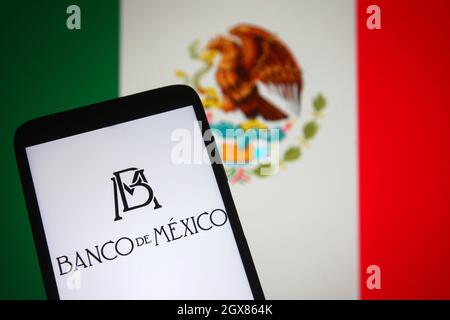 Ukraine. 05e octobre 2021. Dans cette illustration, une banque du Mexique (BdeM ou Banxico) est vue sur un écran de smartphone. Crédit : SOPA Images Limited/Alamy Live News Banque D'Images