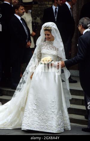 Marie-Chantal Miller arrive à la cathédrale Sainte-Sophie à Bayswater, Londres, pour son mariage avec le prince Pavlos, fils aîné de l'ancien roi Constantine II de Grèce. Banque D'Images