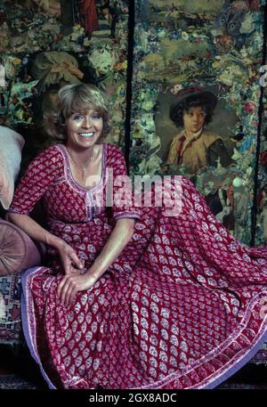 L'actrice Susannah York se détend chez elle à Londres en mai 1979.Susannah est décédée le 15 janvier 2011 Banque D'Images