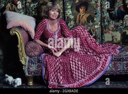 L'actrice Susannah York se détend chez elle à Londres en mai 1979.Susannah est décédée le 15 janvier 2011 Banque D'Images