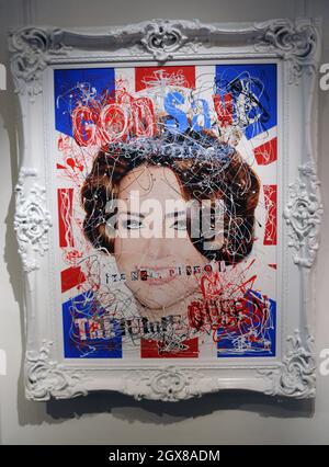 Un défilement de Kate Middleton par l'artiste Zoobs intitulé « Dieu Save the future Queen » à la Galerie de l'Opéra de Londres le 4 février 2011.Tous les bénéfices de la vente vont à l'organisme de bienfaisance la liberté du chagrin. Banque D'Images