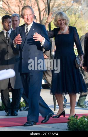 Le Prince Charles, Prince de Galles et Camilla, Duchesse de Cornwall arrivent pour assister à un concert organisé par la British Hispanic Foundation à l'hôtel Ritz de Madrid le 31 mars 2011. Banque D'Images