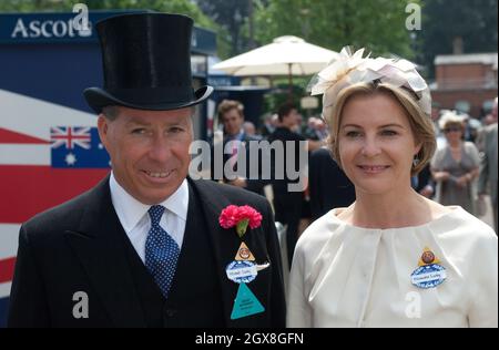 David, le vicomte Linley et Serena, la vicomtesse Linley assistent au 2e jour de l'Ascot royale le 19 juin 2013 Banque D'Images